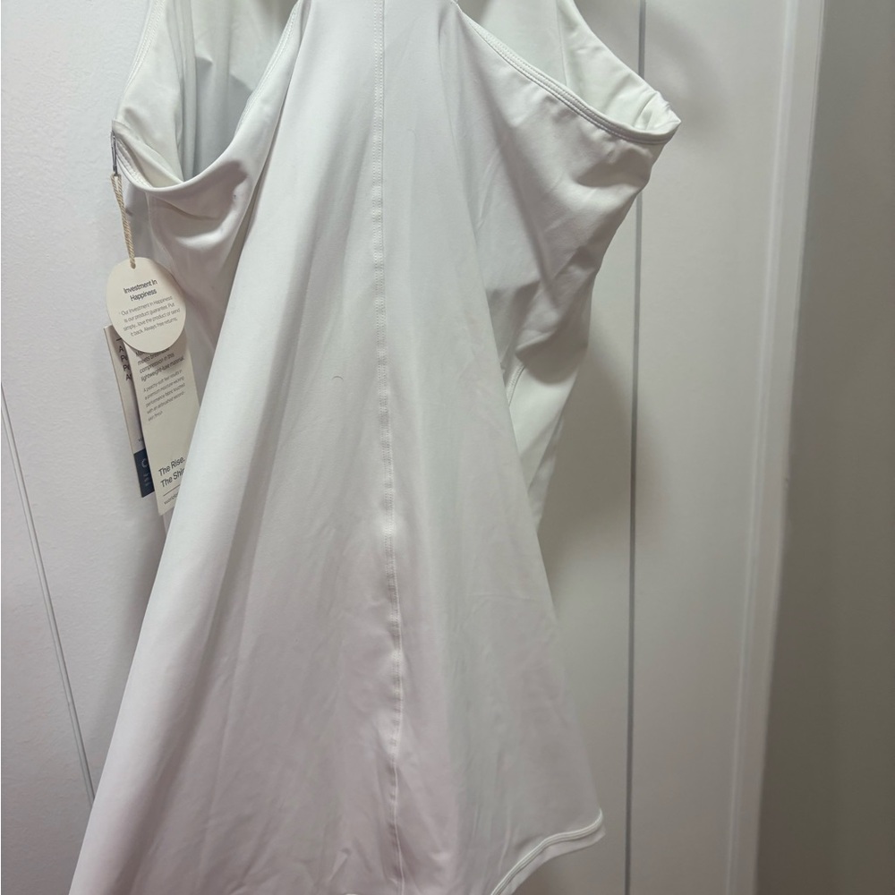 Vuori Volley Dress XL White Built In Bra Tennis Golf Pickleball  New NWT - Picture 3 of 6